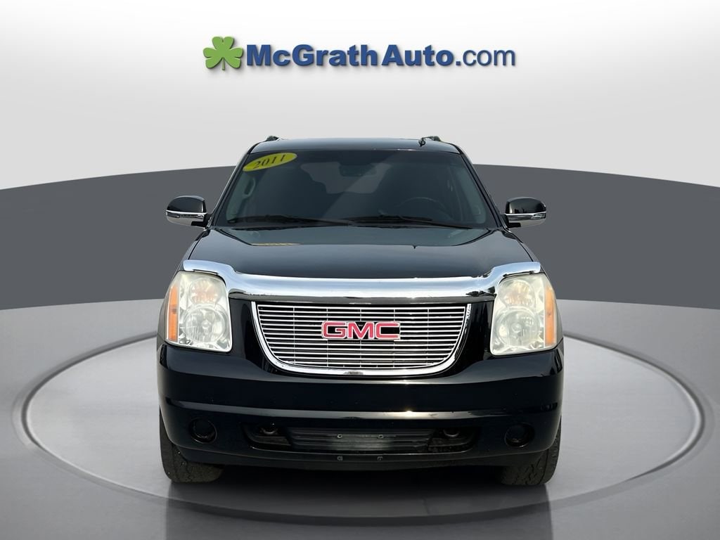 Used 2011 GMC Yukon XL SLE with VIN 1GKS2HE31BR193220 for sale in Dubuque, IA