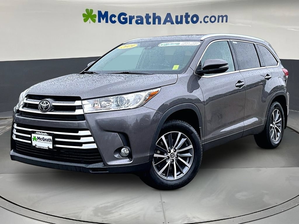 Used 2019 Toyota Highlander SE SUV