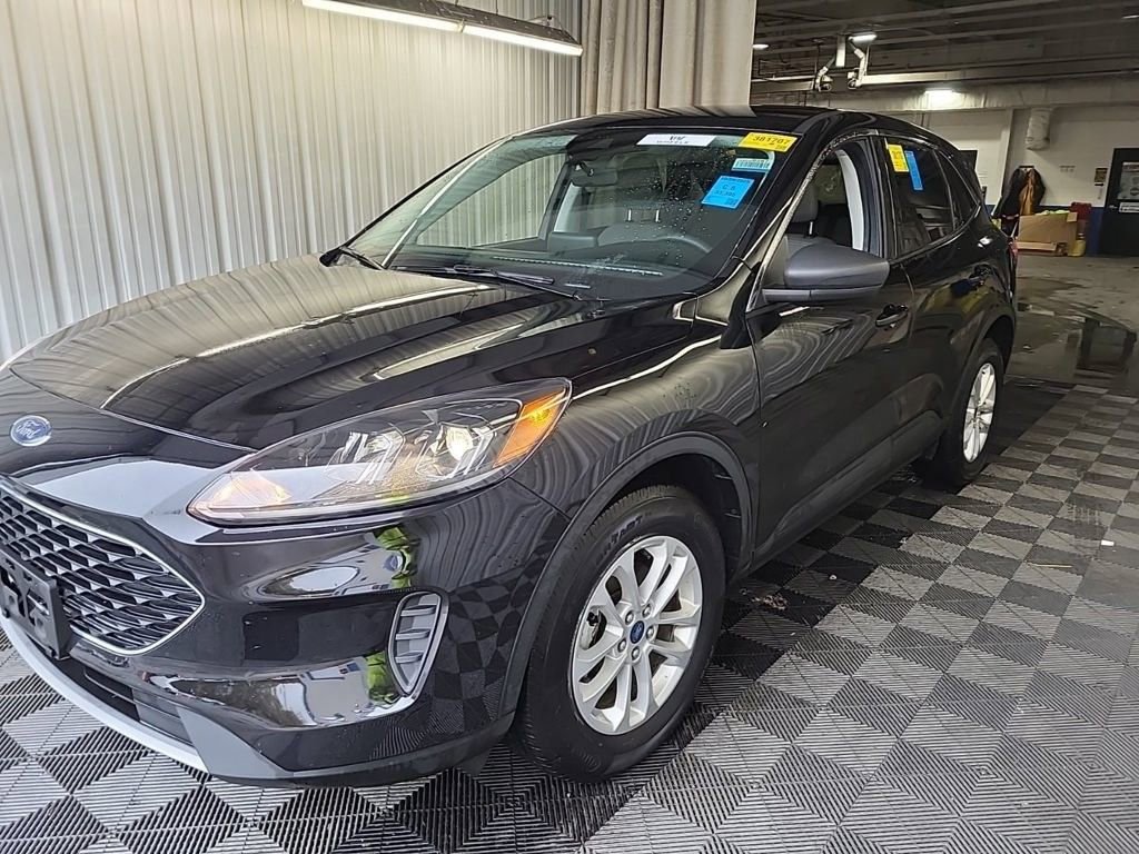 2022 Ford Escape Hybrid SE photo 2