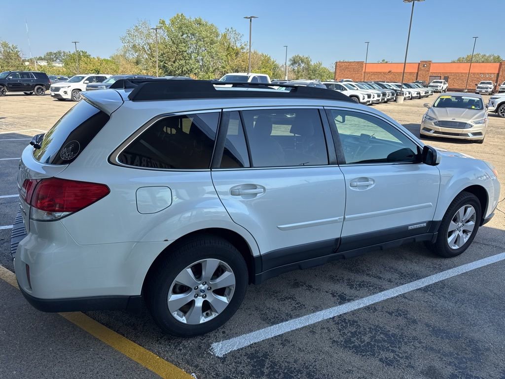 2011 Subaru Outback 2.5i Limited photo 4