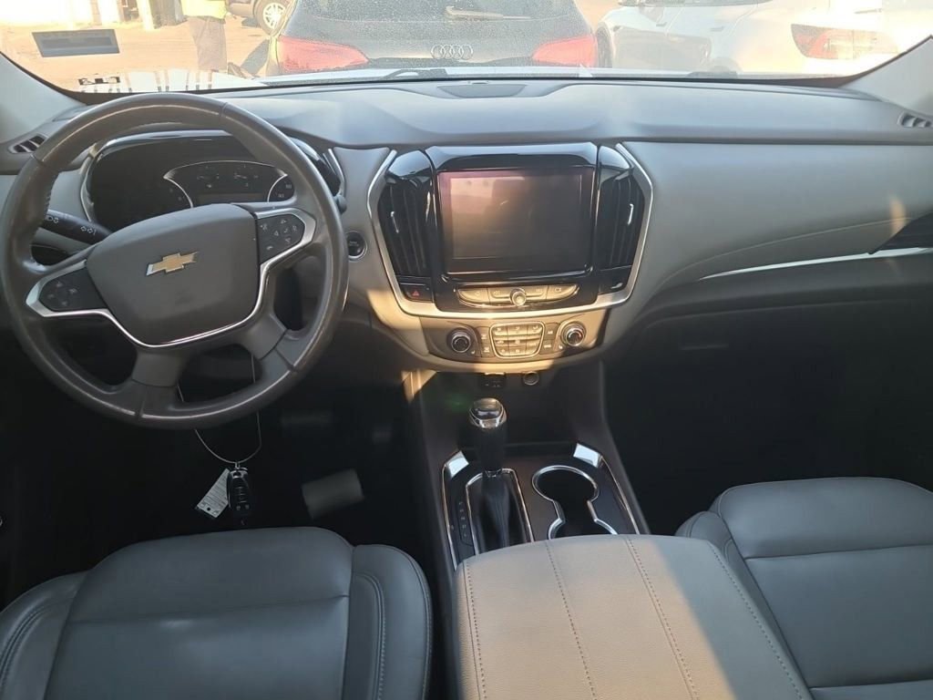 2020 Chevrolet Traverse Leather photo 2