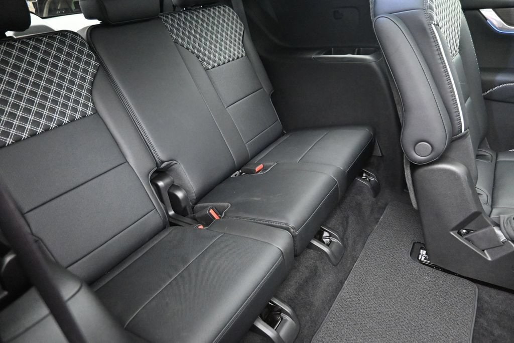 2026 GMC Acadia Denali - Photo 11