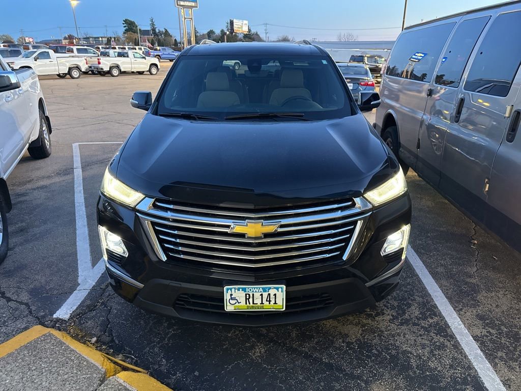 2022 Chevrolet Traverse Premier photo 2