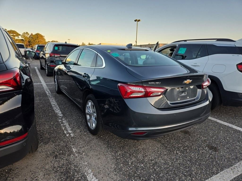 2021 Chevrolet Malibu 1LT photo 2