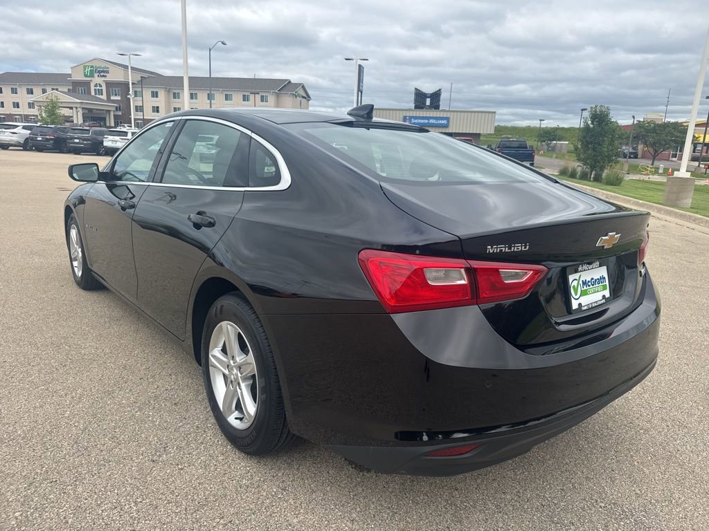 2024 Chevrolet Malibu 1LT photo 3
