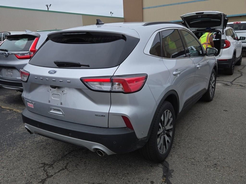 2020 Ford Escape Titanium Hybrid photo 4