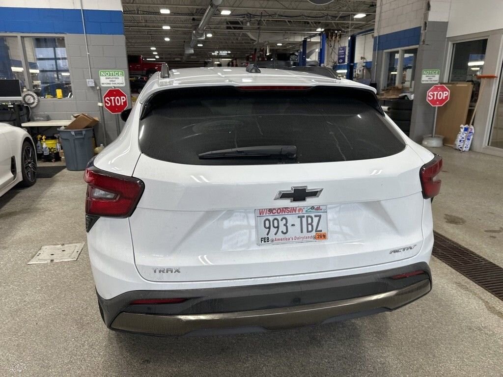 Used 2025 Chevrolet Trax Activ SUV