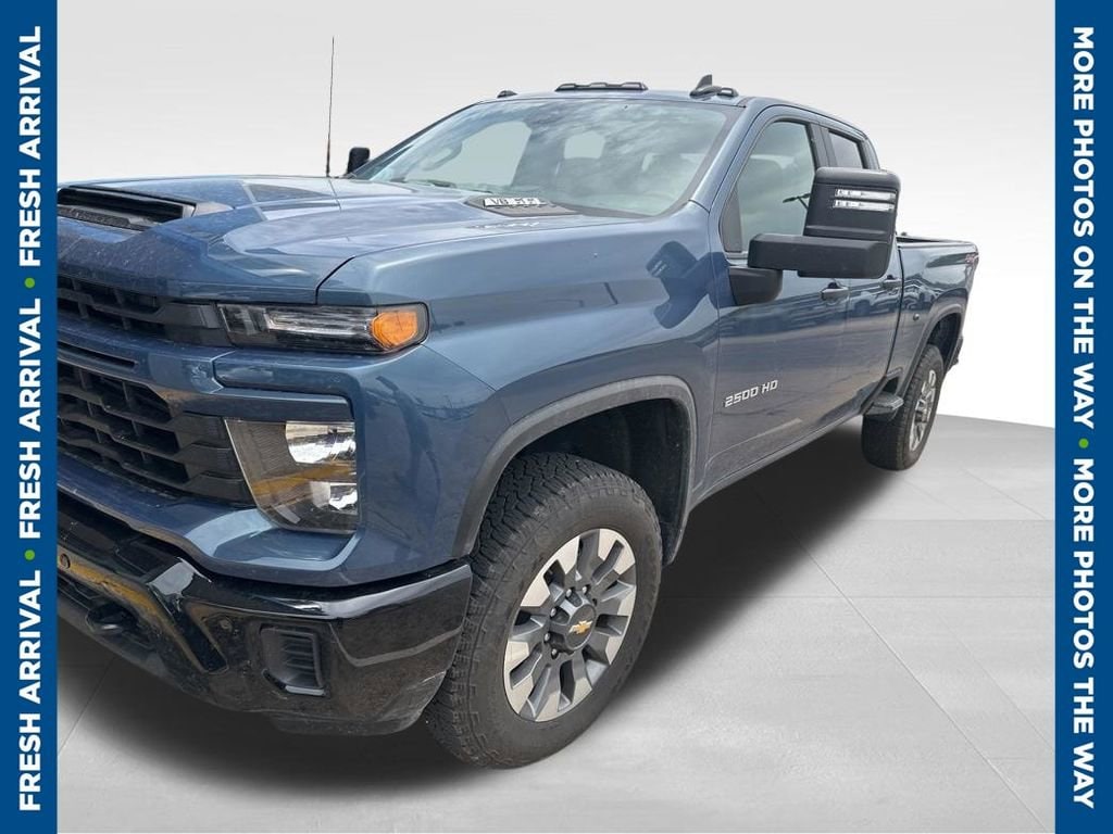 2026 Chevrolet Silverado HD Custom 4WD Double Cab Standard Box's photo