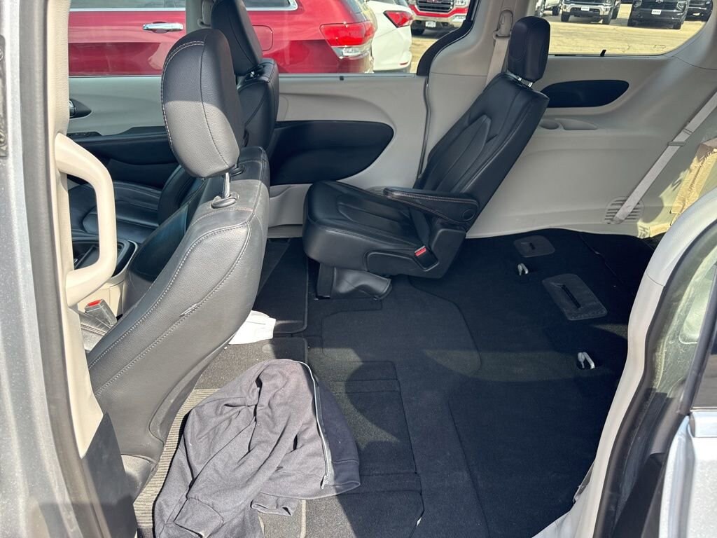Used 2020 Chrysler Pacifica Touring L Van Passenger Van