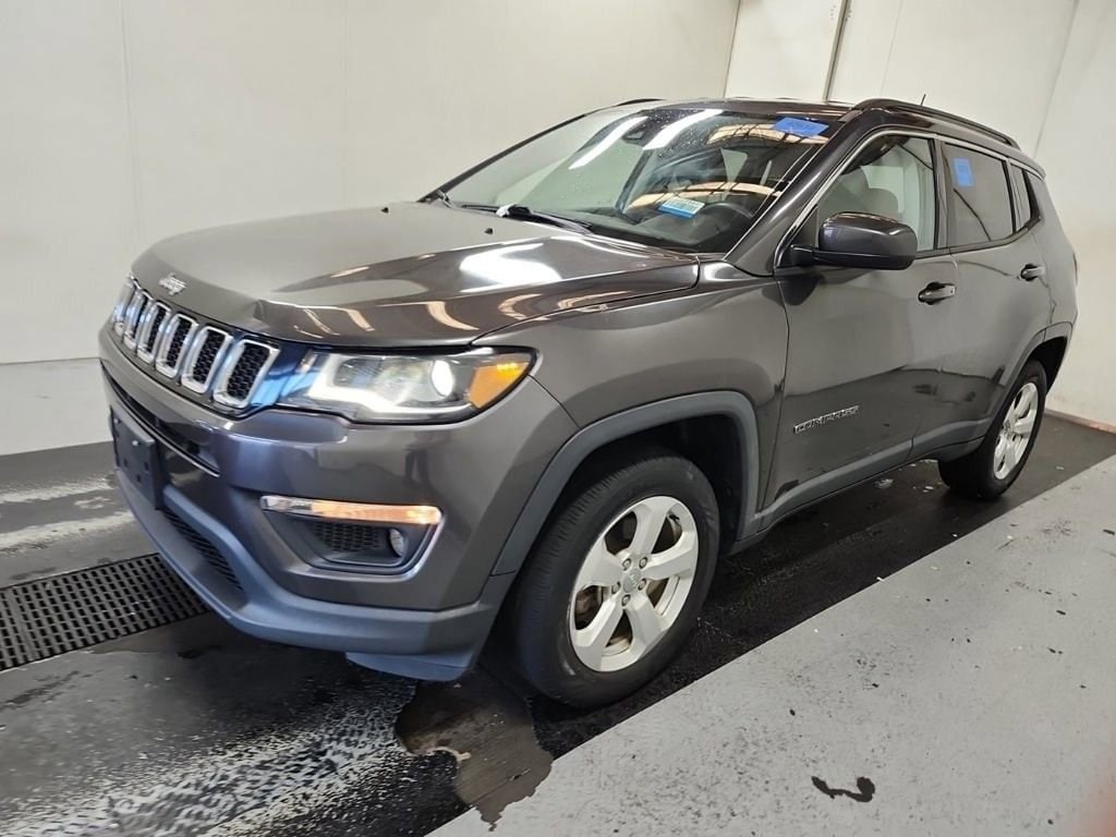 Used 2018 Jeep Compass Latitude with VIN 3C4NJDBB3JT393392 for sale in Cedar Rapids, IA