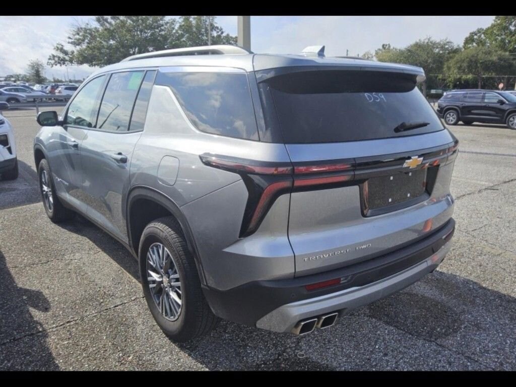 Used 2025 Chevrolet Traverse LT SUV