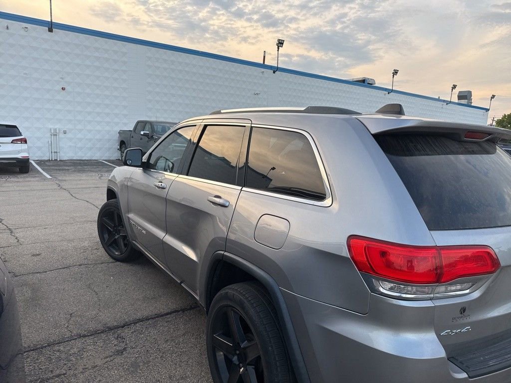 2015 Jeep Grand Cherokee Laredo photo 3