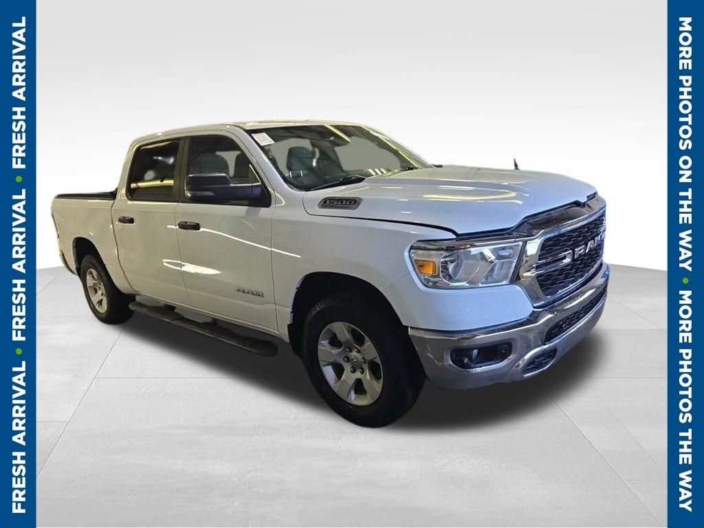 2023 RAM 1500 Big Horn/Lone Star 4x4 Crew Cab 5'7's photo