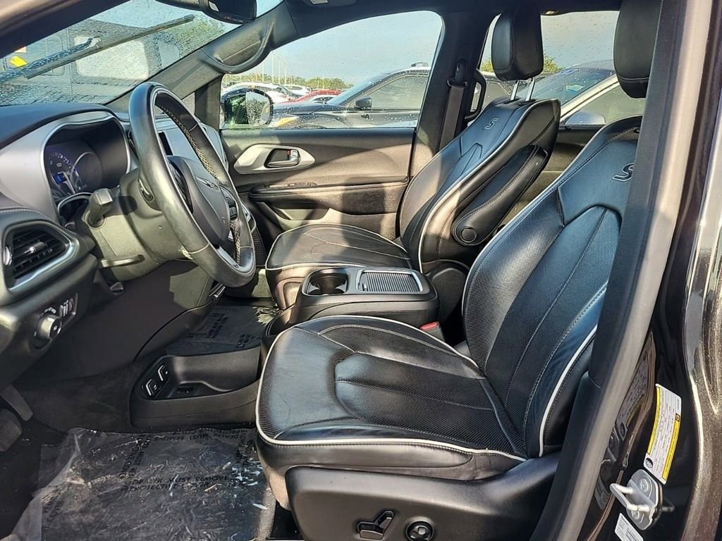 2020 Chrysler Pacifica Limited photo 3