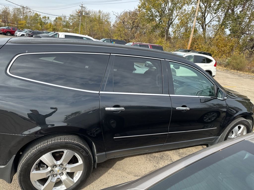2013 Chevrolet Traverse LTZ photo 2