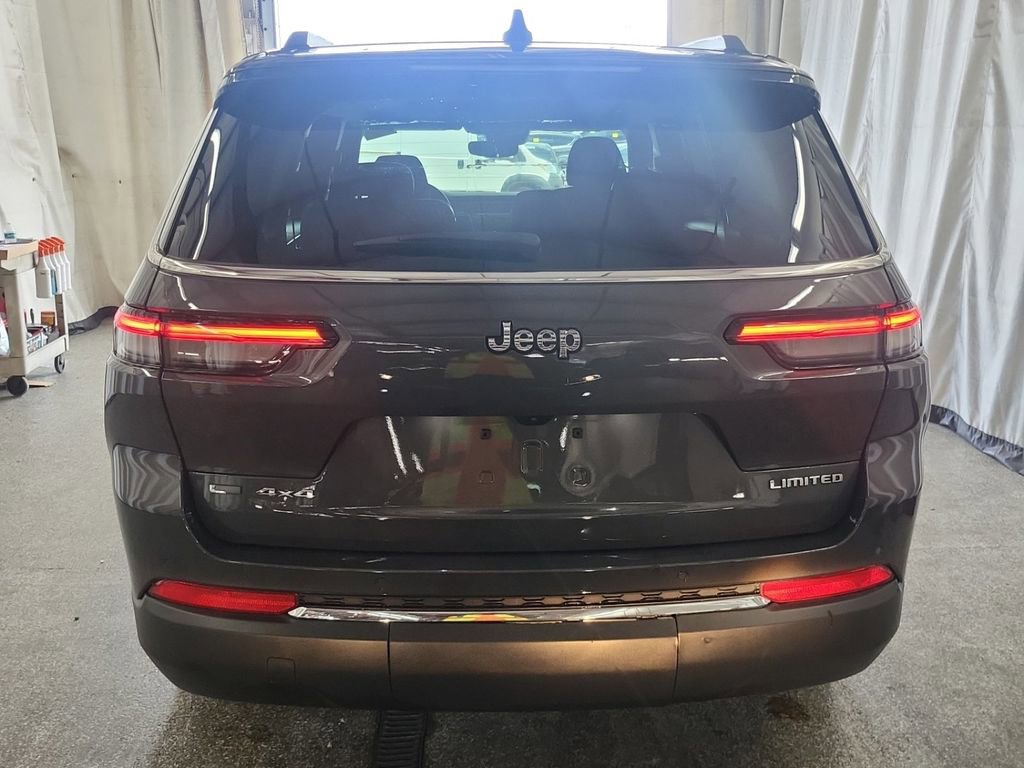 2022 Jeep Grand Cherokee Limited photo 2
