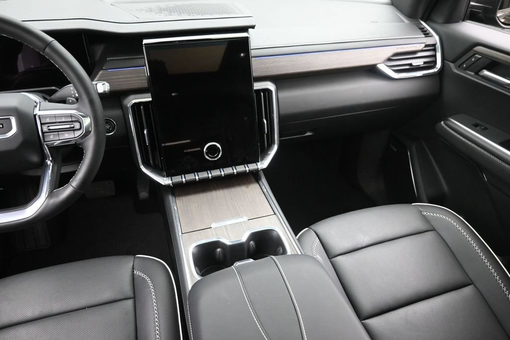 2026 GMC Acadia Denali - Photo 16