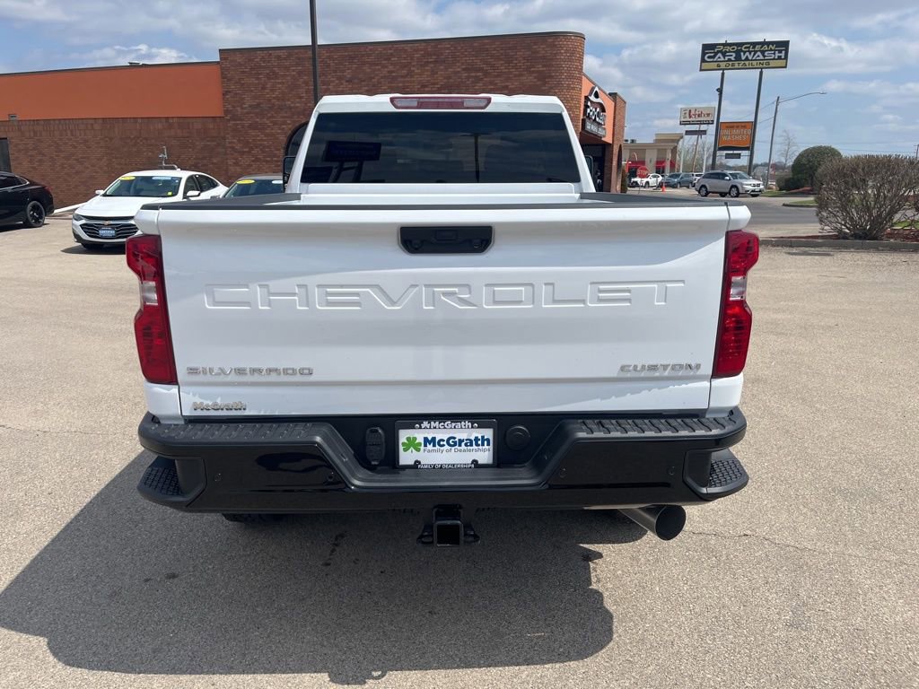 2025 Chevrolet Silverado 2500HD Custom photo 4