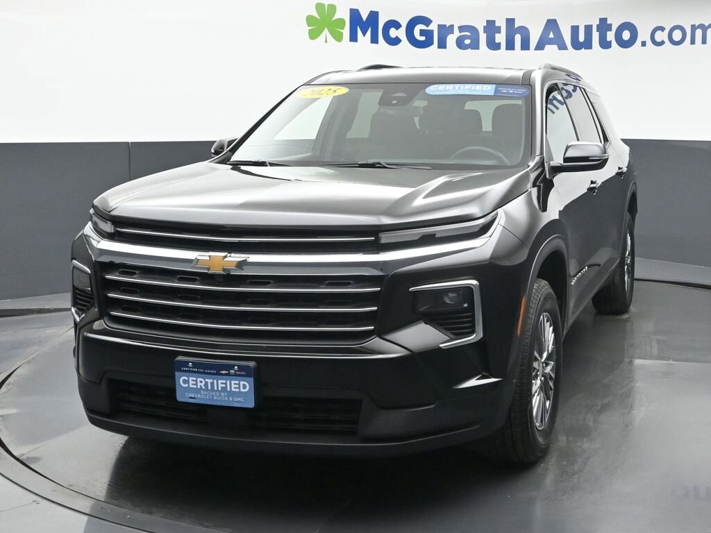Used 2025 Chevrolet Traverse LT SUV