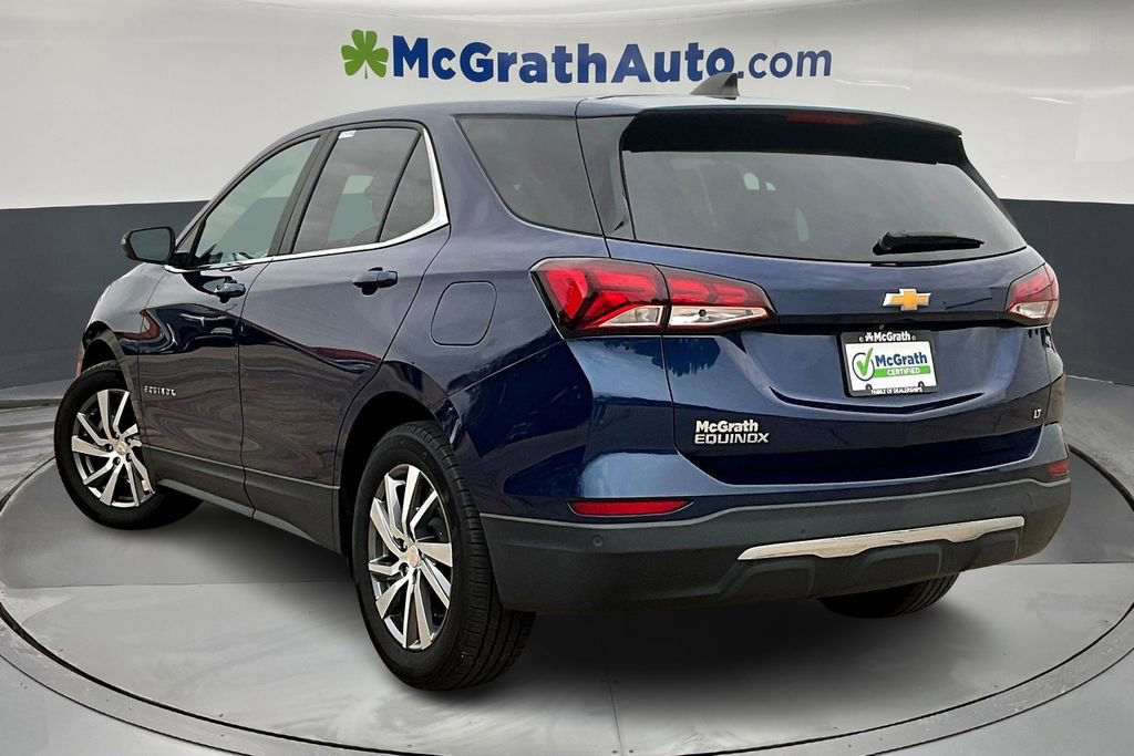 2022 Chevrolet Equinox LT photo 2