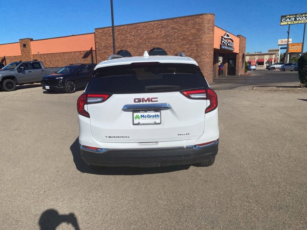 2024 Gmc Terrain SLT photo 3