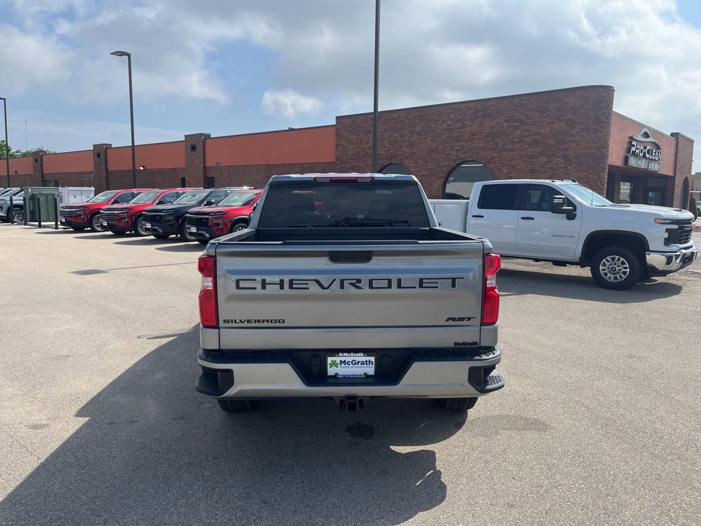 2026 Chevrolet Silverado 1500 RST photo 4