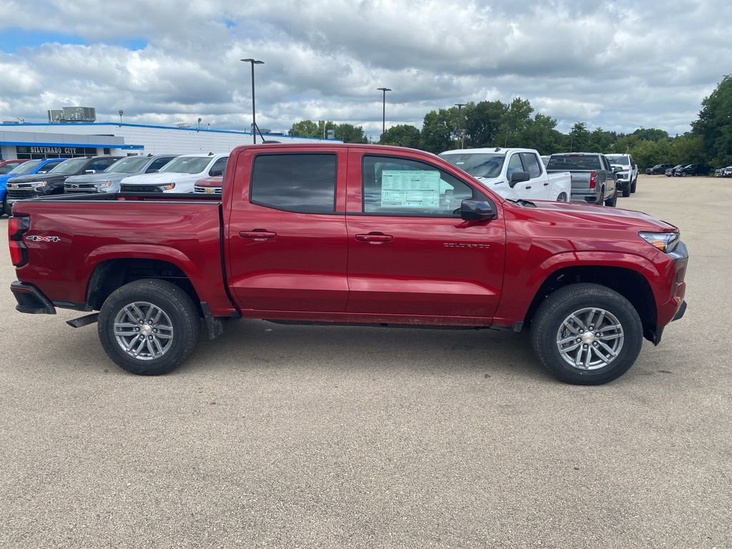 2026 Chevrolet Colorado LT photo 2
