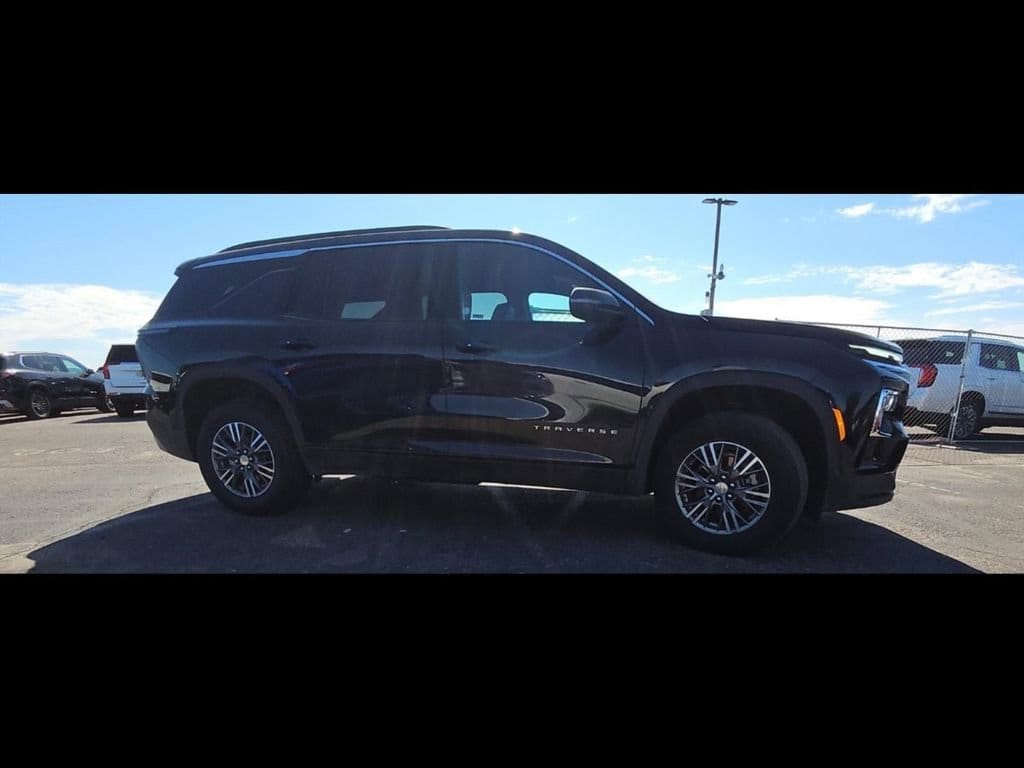 Certified 2025 Chevrolet Traverse LT SUV