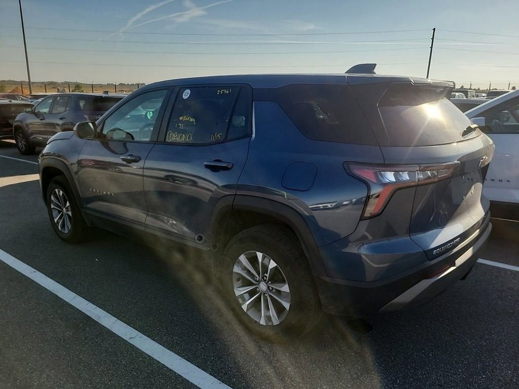 2025 Chevrolet Equinox LT photo 4