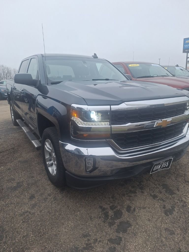2018 Chevrolet Silverado 1500 LT photo 2