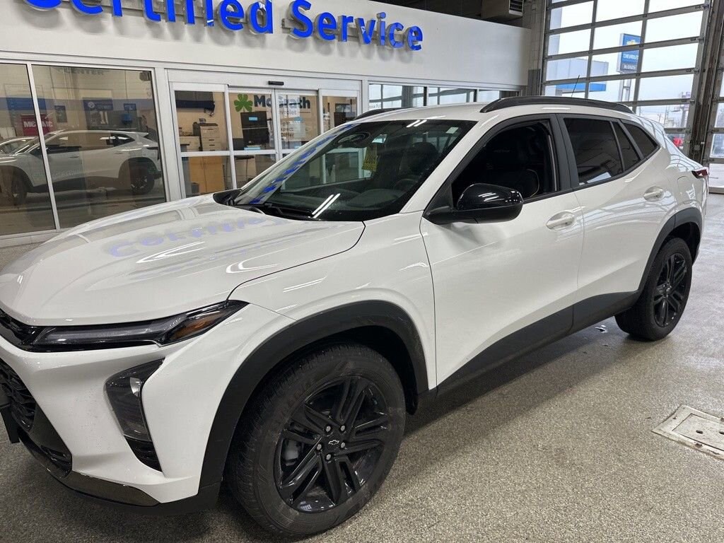 Used 2025 Chevrolet Trax Activ SUV