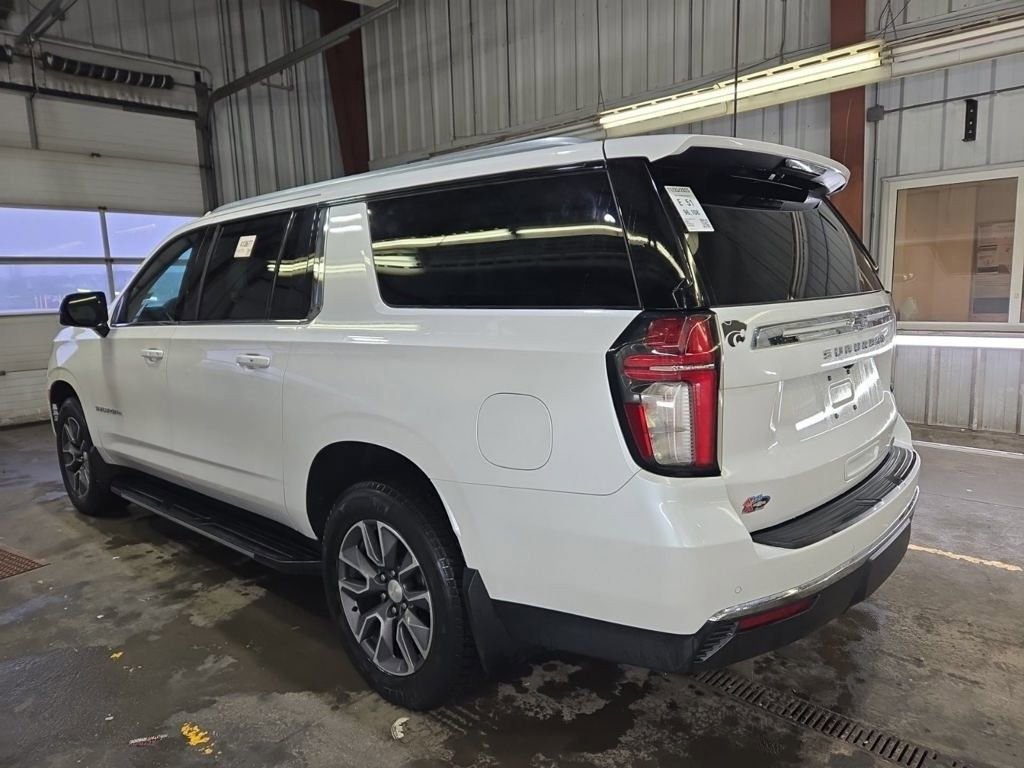 2021 Chevrolet Suburban LT photo 2