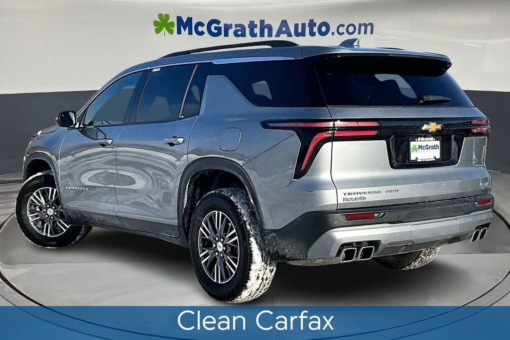 Used 2025 Chevrolet Traverse LT SUV