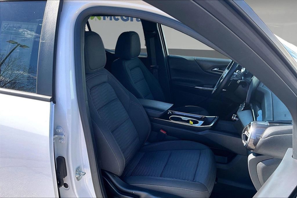 2025 Chevrolet Equinox LT - Photo 32