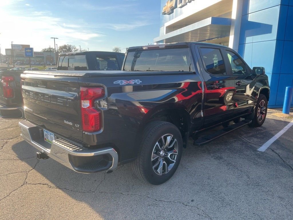 2022 Chevrolet Silverado 1500 LT photo 4