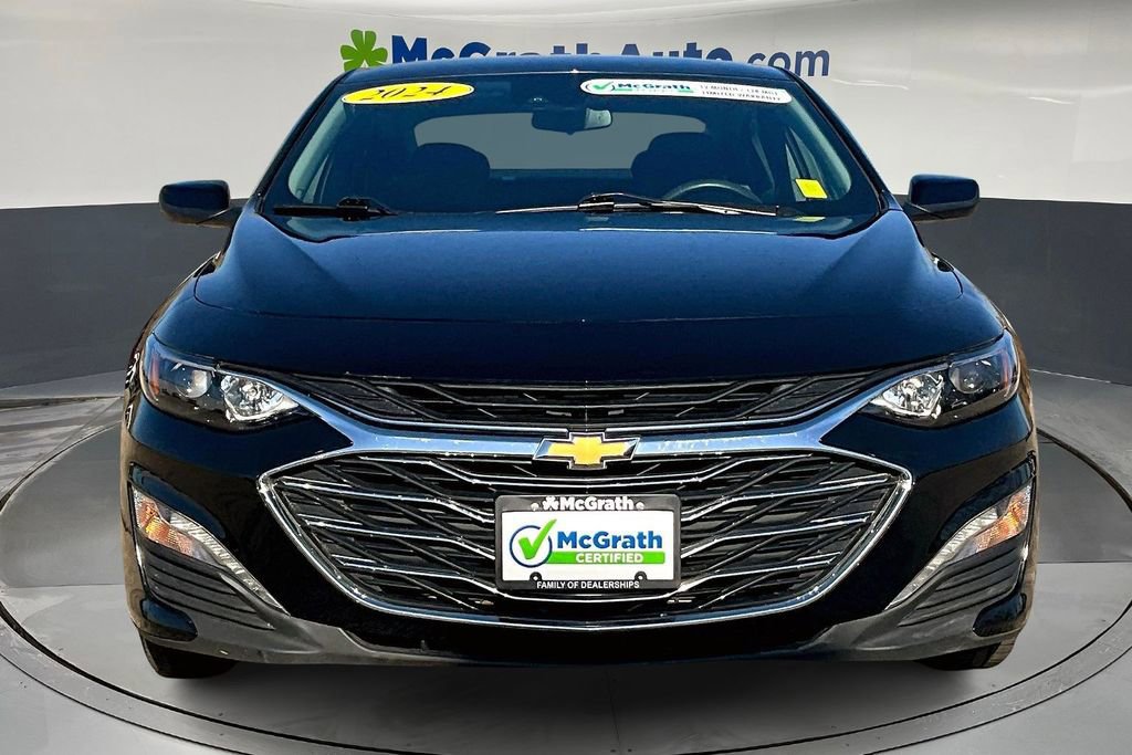 2024 Chevrolet Malibu 1LT photo 2