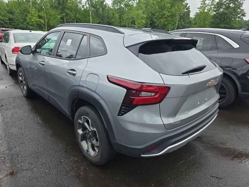 Used 2024 Chevrolet Trax LT SUV