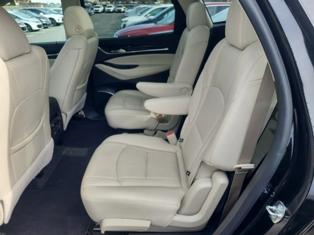 2022 Buick Enclave Essence photo 3