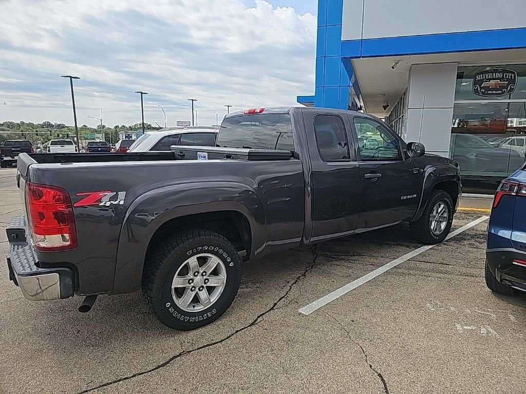 2011 Gmc Sierra 1500 SLE photo 2