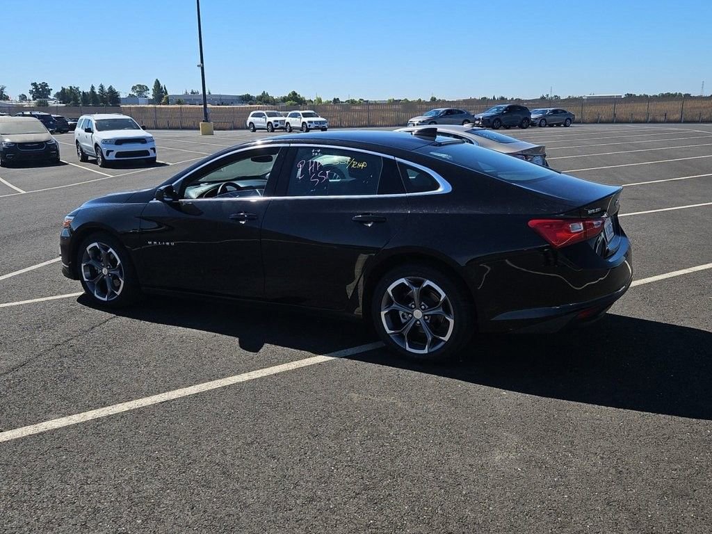 2024 Chevrolet Malibu 1LT photo 3