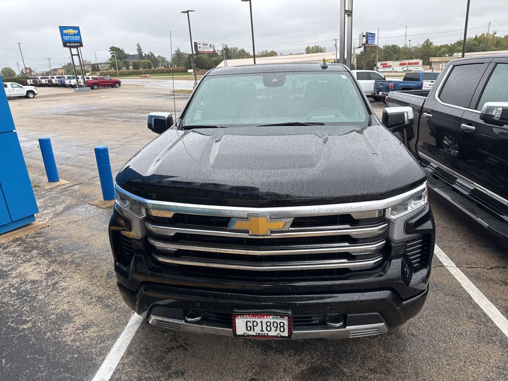 2024 Chevrolet Silverado 1500 High Country photo 2
