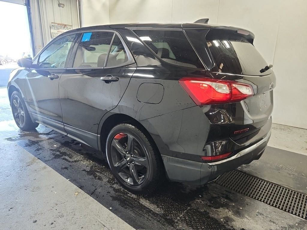 2019 Chevrolet Equinox LT photo 2