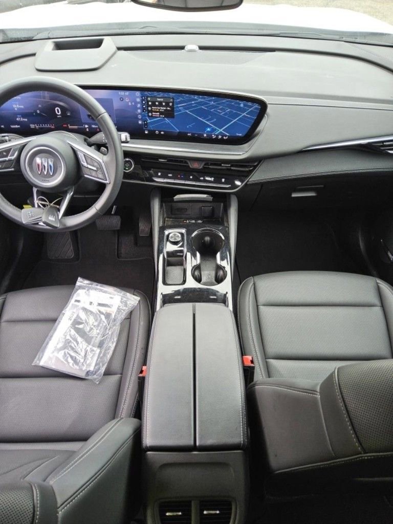 2025 Buick Envision Preferred photo 2