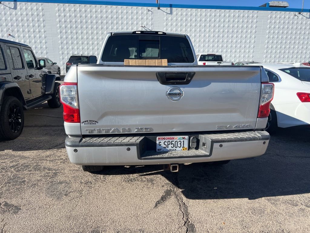 2017 Nissan Titan SV photo 2