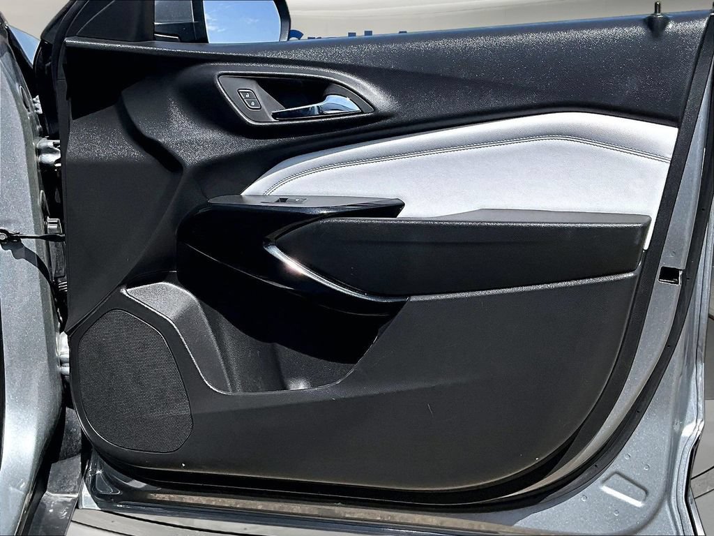 2025 Chevrolet Trax LT - Photo 30