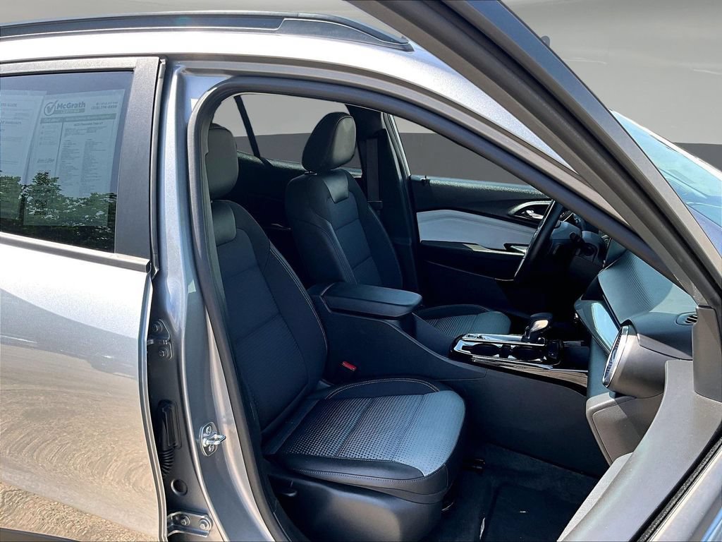 2025 Chevrolet Trax LT - Photo 31
