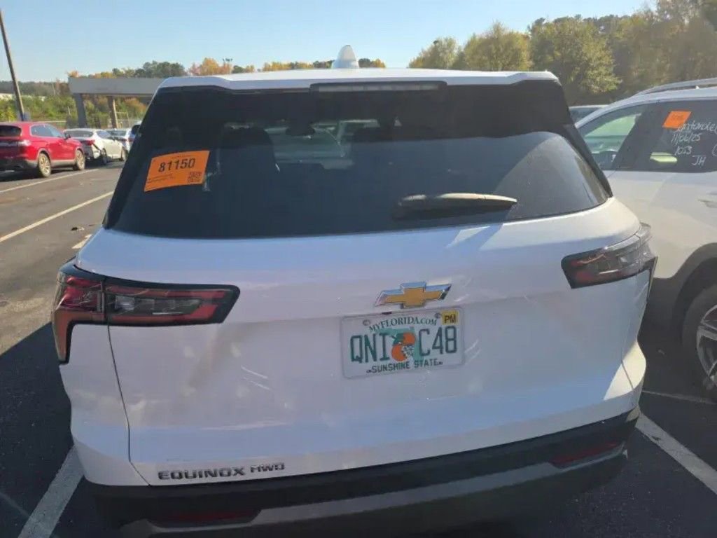 2025 Chevrolet Equinox LT photo 3
