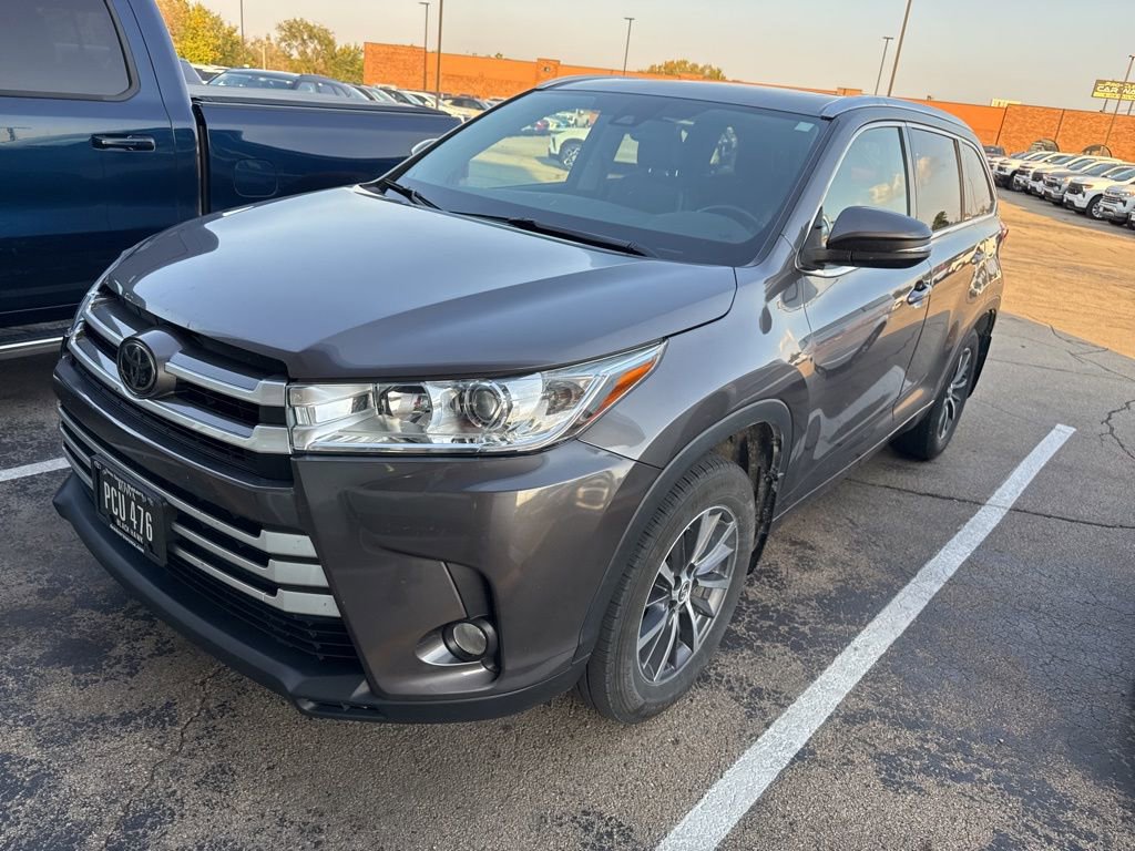 2018 Toyota Highlander SE photo 3