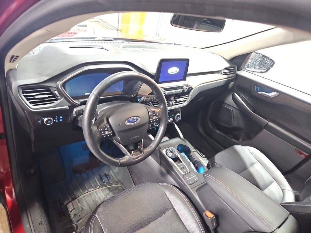 2020 Ford Escape Titanium photo 3