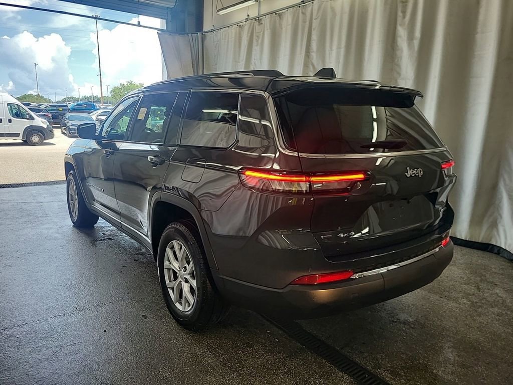 2022 Jeep Grand Cherokee Limited photo 3